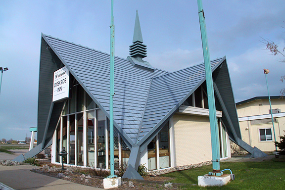 Howard Johnsons Restaurant - Bay City - 6295 Westside Saginaw Rd 3 - From Highway Host Dot Org (newer photo)